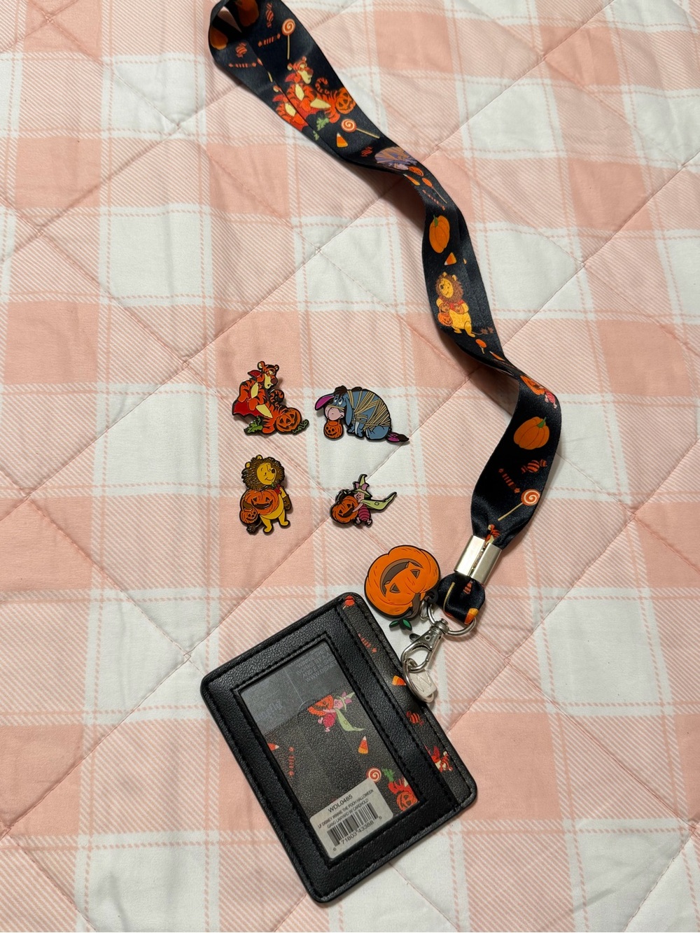 Disney Winnie the Pooh Halloween Lanyard ID Holder + 4 Pins
